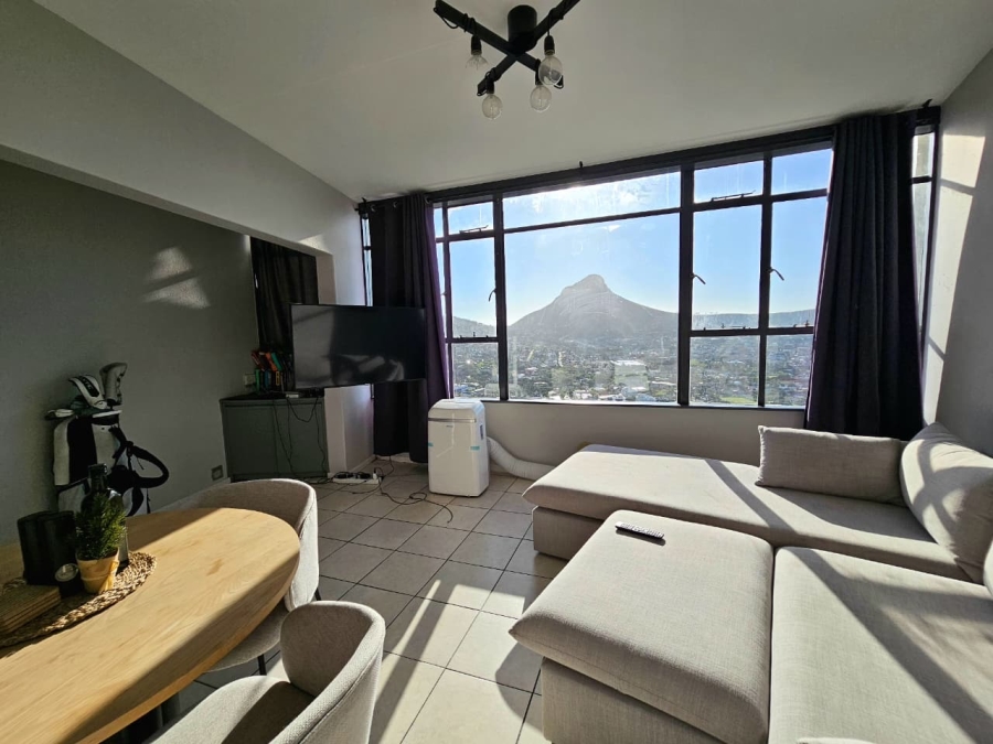 2 Bedroom Property for Sale in Vredehoek Western Cape